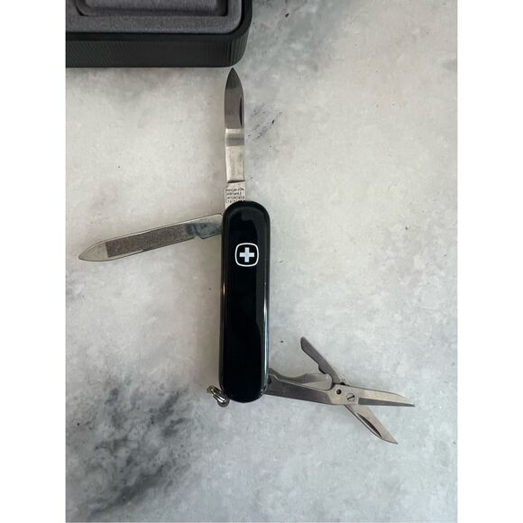 Swiss Military Watch & Knife Gift Set A1754 Quartz Black Dial Swiss Made Boxed - Picture 10 of 11